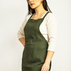 Moss Green Linen Apron: Unisex Kitchen Garden Apron with Pockets