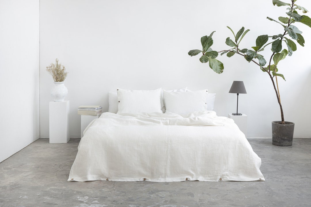 White Linen Duvet Cover With Buttons. Softened Duvet Cover With Coconut