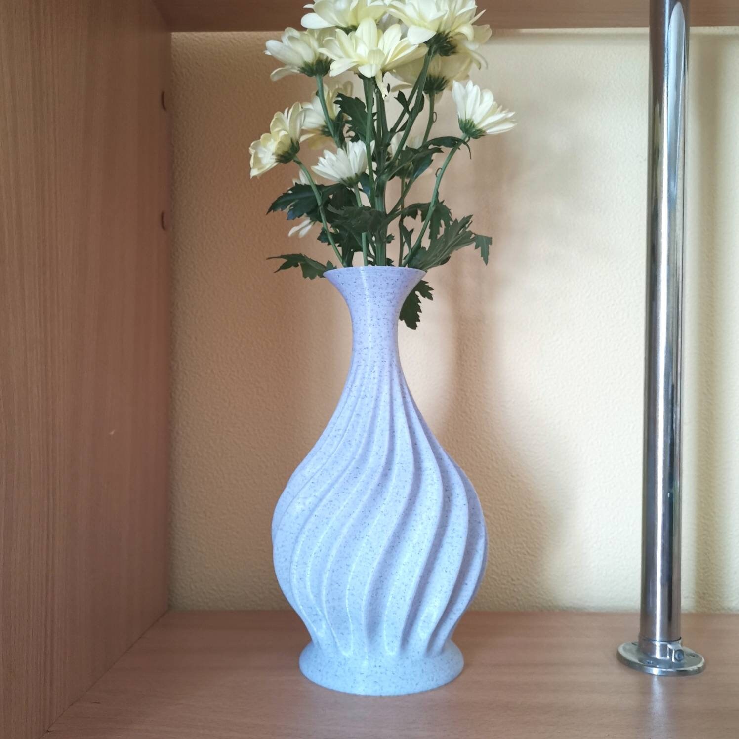 Вазы екатеринбург. Вазы для тюльпанов. Ваза floralie kaiser n74742. Ваза татьяна большая прозрачная 23х19 см 3. Красные напольные вазы.