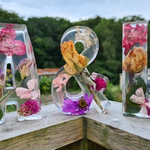 Letras grandes de resina, 4,5 pulg. Hecho por encargo, Flores de temporada, Relleno personalizado, Flores de boda, Cenizas, Objetos, Resina de la mejor calidad, Regalo perfecto