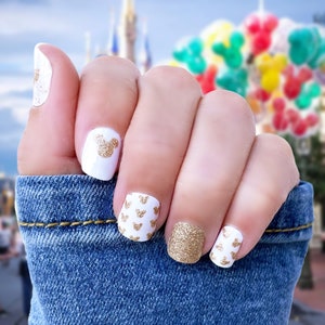 Gold Ever After Nail Wraps / Disney Nails