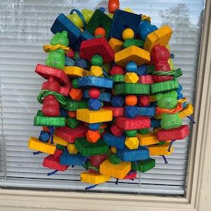 PARROTS WOOD and BEARS Toy