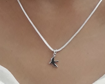 tiny sparrow 16" necklace, bird necklace,minimalist sparrow necklace,bird pendant necklace ,silver bird  chain,sterling silver bird necklace