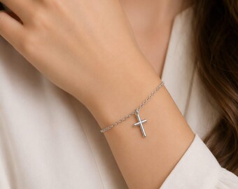 Pulsera de cruz delicada de plata de ley: Pulsera minimalista con dije