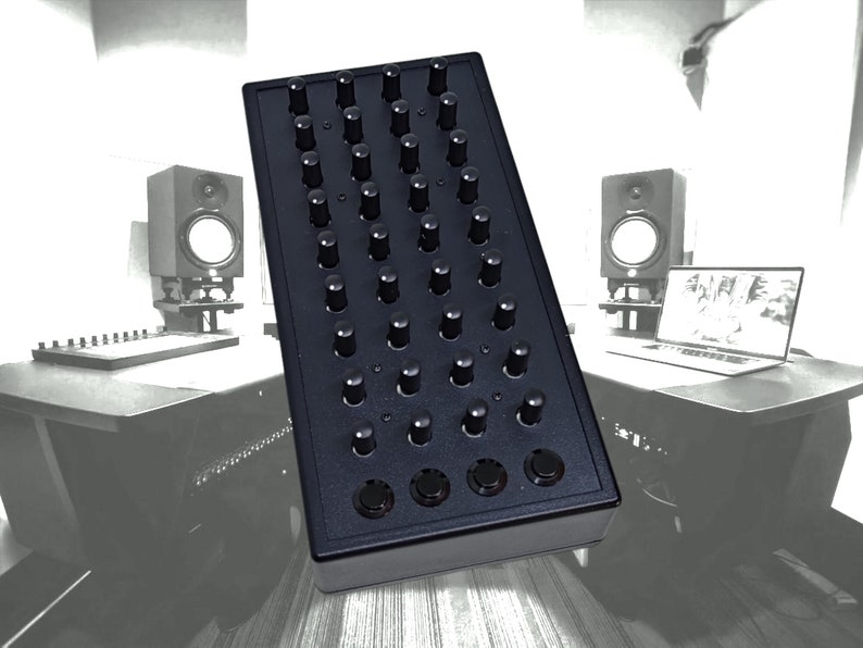 Midi Controller BB-L / DIN Midi & USB Midi Out / Fully Configurable / Lots of Controls Black Micro Knobs