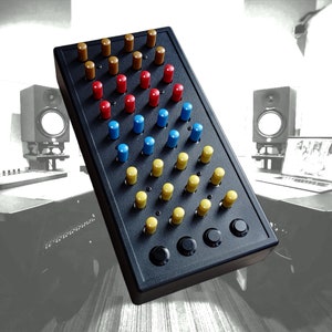 Midi Controller BB-L / DIN Midi & USB Midi Out / Fully Configurable / Lots of Controls Colormix of Knobs