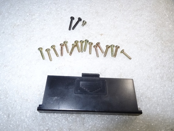 Sega Master Powerbase Bottom Screws, Cover and all inside Screws ONLY-Intact-Just OK-Mark and Scratches-Exact one