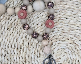 Silicone Beaded Wristlet Keychain, Floral Key Bracelet, Key Holder for Women, Boho Key Fob, Hands-Free Keyring, Flower Keychain Wristlet