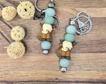 Highland Cow Beaded Keychain, Sage Green Cow Keychain, Farmhouse Gift, Boho Keychain, Boho minimalist, cow lover gift, Western Keychain