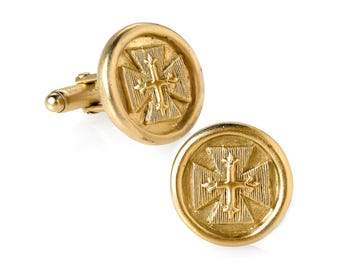 Our meticulously crafted Byzantine Cross is made in the USA with careful attention to details. It comes packaged in an elegant gift box.