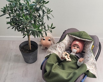 Winter swaddle blanket made of boiled wool - Handmade baby blanket for car seat, green - delicate floral pattern - warm, breathable and high quality