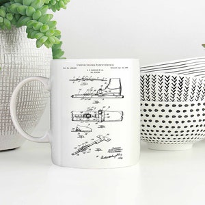 Ski fitting 1926 skiing snow winter sport downhill skier piste pole mug coffee tea patent vintage retro gift dad father birthday drink