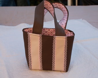 Mini sac à main en simili cuir couleur taupe et rose pale ,organisateur de sac, sac pour fillette doublé en coton