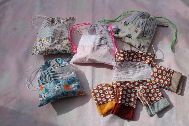 8 Débarbouillettes et sac pochon assorti en coton oeko tex et éponge de bambou, gant d'apprentissage pour enfant image 1