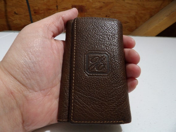CAVIVI Leather Key Case Wallets Tri-fold Key Holder Keychains with 6 Hooks Closure for Men Women,Khaki CAVIVI Leather Key Case Wallets Tri-fold Key Holder Keychains with 6 Hooks Closure for Men Women,Khaki