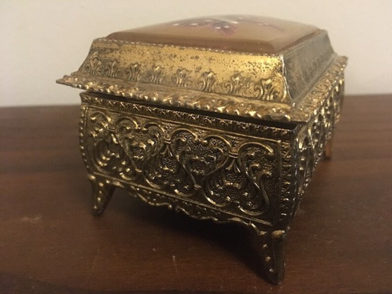 Vintage Antique Gold JAPANESE Butterfly Design Intricate Detailing JEWELLERY STORAGE Trinket Box Lovely Colour Wonderful Detailing!
