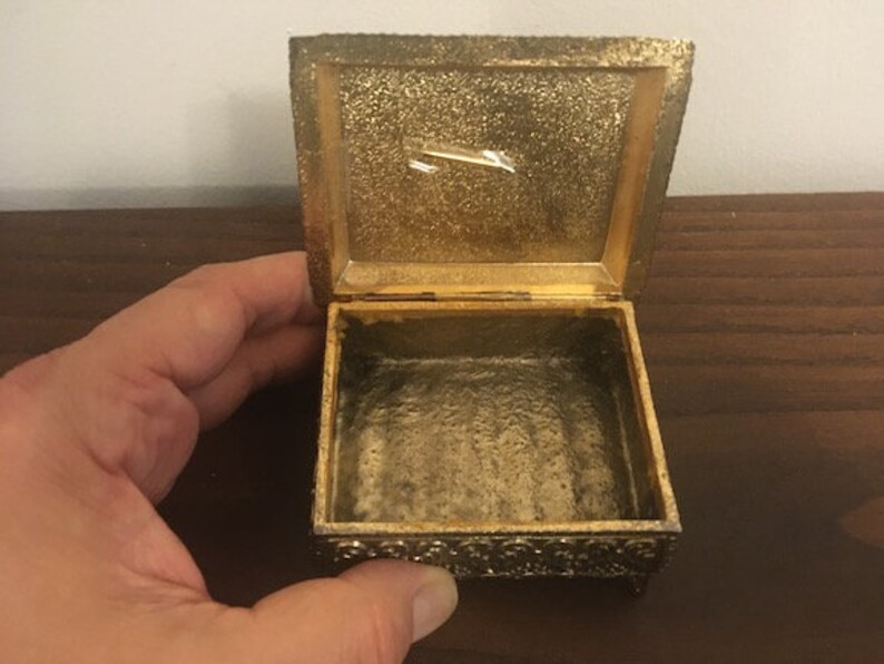 Vintage Antique Gold JAPANESE Butterfly Design Intricate Detailing JEWELLERY STORAGE Trinket Box Lovely Colour Wonderful Detailing!