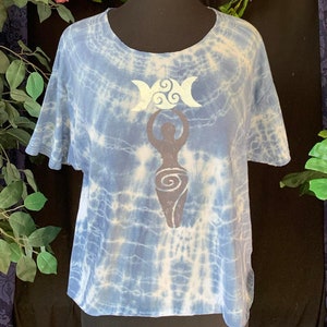 OOAK Ocean Goddess Triple Moon Crop Top, Pagan Witch Wiccan Atlantis Lemuria Matriarch Tie Dye Psychedelic Shirt, Whimsigoth Feminine Shakti