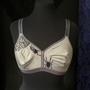 Vintage Hand Embroidered Witchy Spiderweb Gothic 1990s Playtex Bra Medium 36B, Lilac Lavender Vintage Brassiere, Whimsigoth Witch Fairycore