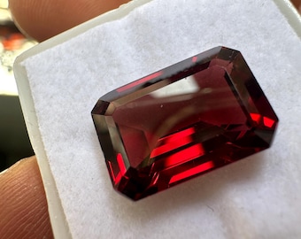 Natural Rectangle Garnet Gemstone, 8.00 Carat (10x14x2 mm)