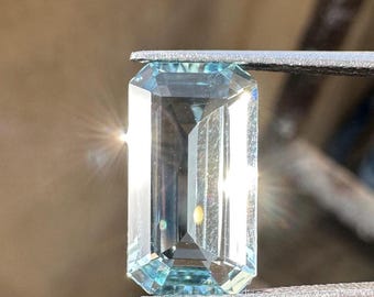 Natural Aquamarine Loose Gemstone, 5.65 Carat Octagon Cut