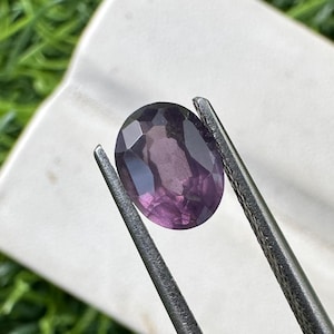 Beautiful Natural Spinal Good quality purple Colour 1.03 Carat Oval Cut Loose gemstones  7.2x5.0 mm Size