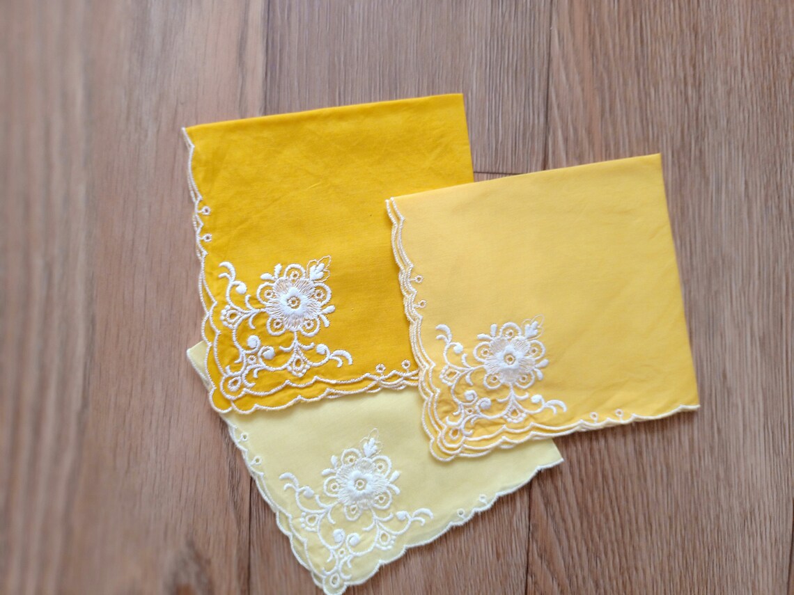 LOT 3 vintage Handkerchiefs for women Vintage yellow cotton Etsy