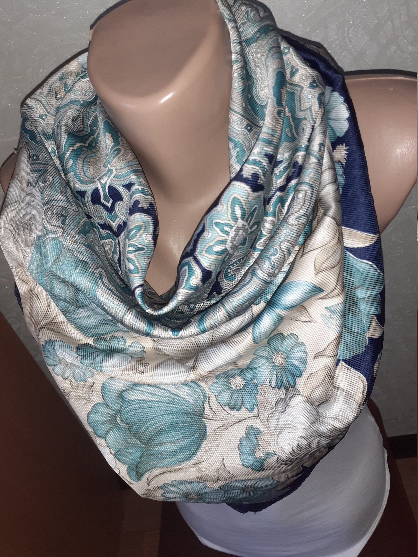 Vintage square scarf. Beautiful scarf made in Italy. Retro Etsy