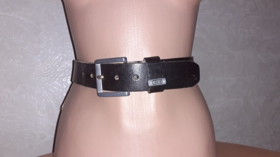 Shape leather belt Louis Vuitton Multicolour size 90 cm in Leather