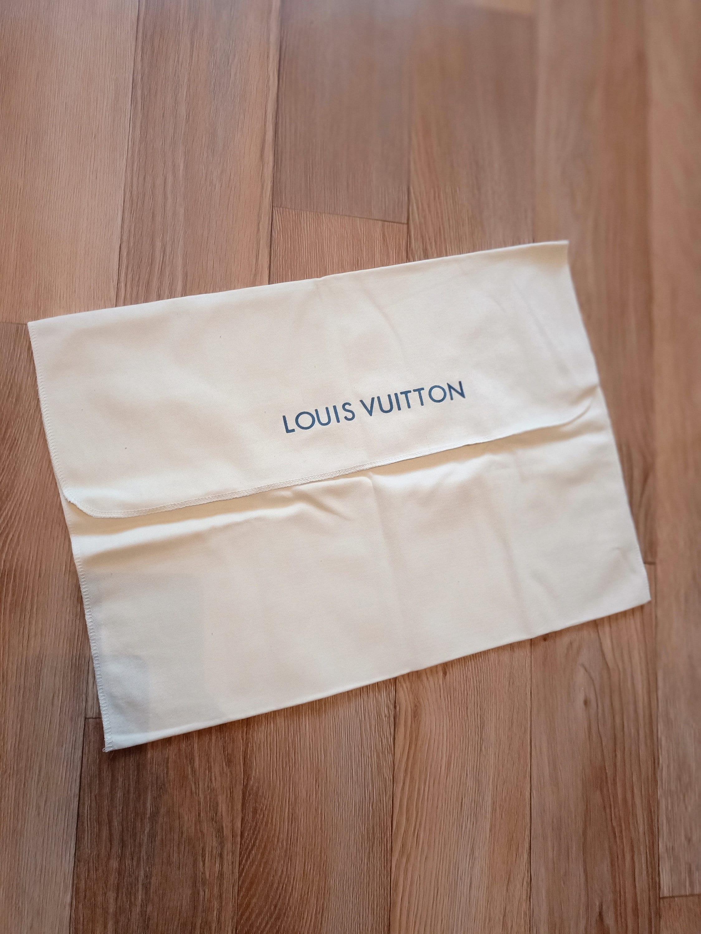 LOUIS VUITTON Vintage authentic Large Louis Vuitton Dust Bag 