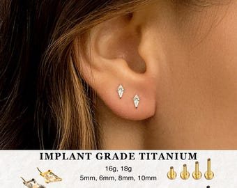 Tiny Rhombus CZ Threadless Push Pin Labret Stud, Titanium Flatback Cartilage Earring, Helix Tragus, Flat Back Nap Earring, Nose Stud 16g 18g