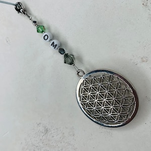 Pingente ~ OM ~ Mantra ~ pingente de joia com flor da vida e mini mosquetão