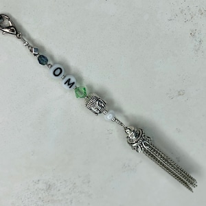 Colgante ~ OM ~ Mantra ~ Colgante de joyería con Buda y Mini Mosquetón