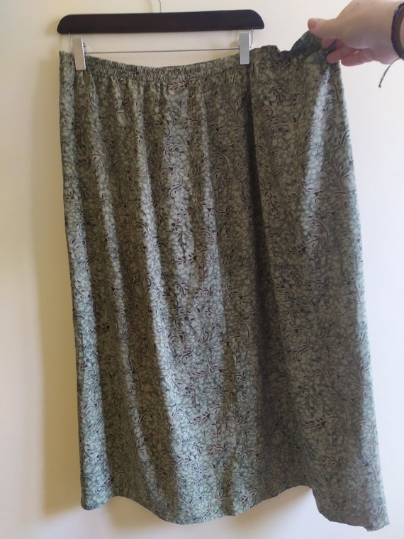 Plus Size Retro Wrap Skirt: Long  Lovely Below th… - image 9
