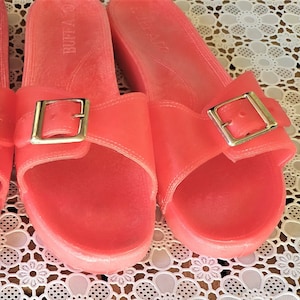 Ongebruikte pantoffels rubberen sandalen uit de jaren 70 Comfortabel strand kunststof vinyl damessandalen Bubble Jelly slingback schoenen Vintage gemaakt in Griekenland