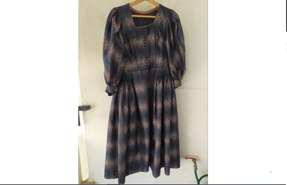 Abstract Dress 80's Sleeves Puffed on the Shoulde