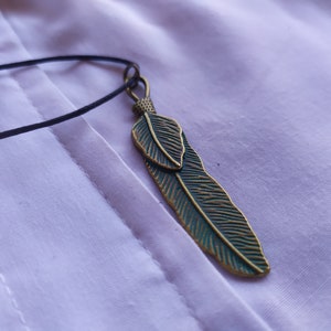 vintage small  leaf pendant,  leaf pendant, leaf jewellery, Pendant necklace, leaf, Ornate leaf jewellery, Antique bronze leaf