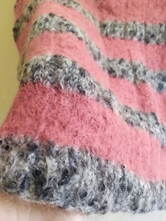 Hand knit Sweater Vest from 00's Woolen Sweet Gra… - image 9