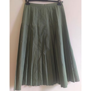 60&#39;s Vintage Pleated  Skirt Hip Pleat Khaki color  Below knee Women&#39;s Classic  Lady&#39;s Vintage Clothing Size Small made in Greece Greek