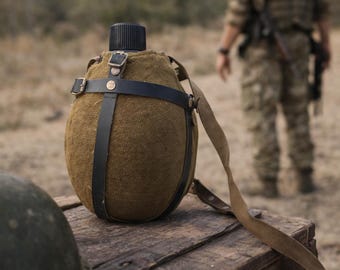 ヴィンテージギリシャ軍水筒：1970年代兵士用キャンバスフラスコ