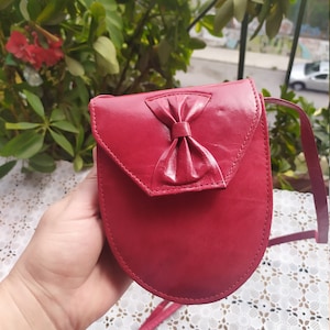 aus Echt Leder 80er Vintage Dunkelrot Umhängetasche Kleine Tasche für Damen