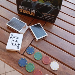 Juego de póker profesional Estado Artículo de coleccionista 200 fichas de póker 2 barajas Cartas de plástico Usado