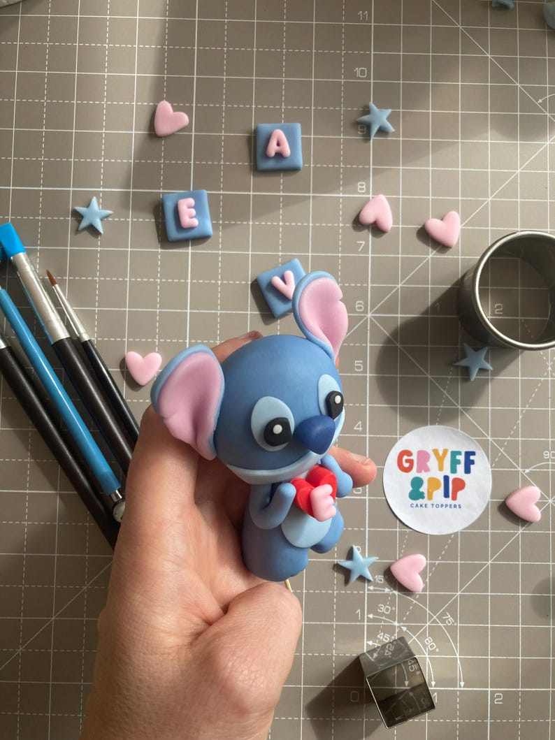 Décoration pour gâteau fondant personnalisée image 4