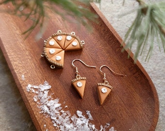 Cute Thanksgiving pumpkin pie mini food clay earrings, Fake tiny food pie earrings for autumn, Fall clay dangle earrings gift for foodie