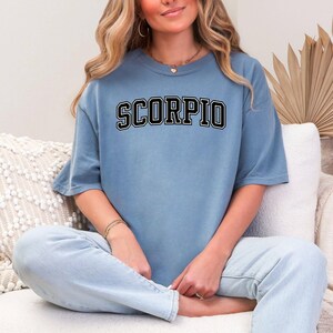 Skorpion Stückgefärbtes T-Shirt, Astrologie-T-Shirt, Sternzeichen-T-Shirt, Geburtstagsgeschenk, Freizeitkleidung, Horoskop-Shirt, Sternzeichen, Komfortfarben