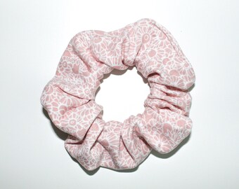 Pink Floral Scrunchie, dusty pink scrunchie, flower scrunchie, knit scrunchie, soft scrunchie, handmade, hair ties, soft hair ties