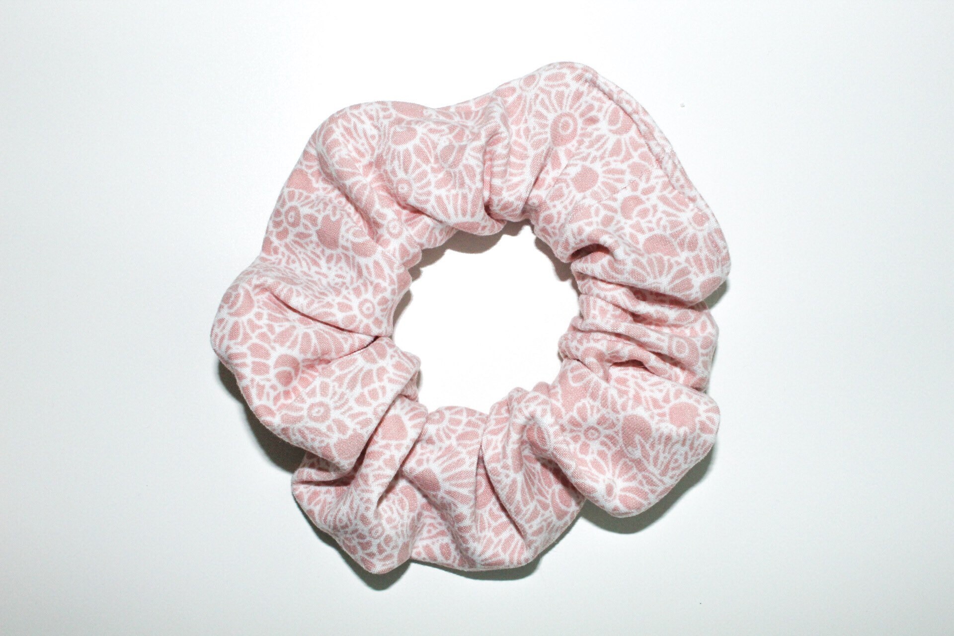 Pink Floral Scrunchie, Dusty Pink Scrunchie, Flower Scrunchie, Knit Scrunchie, Soft Scrunchie