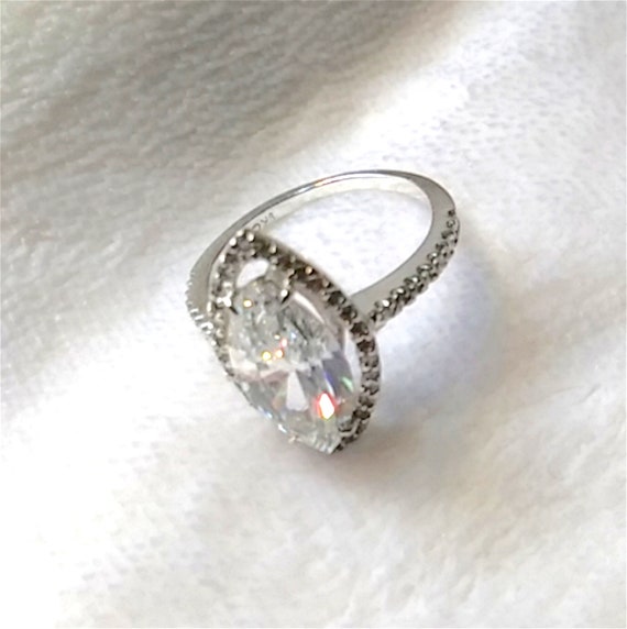 14K White Gold White Topaz Cocktail Ring - image 2