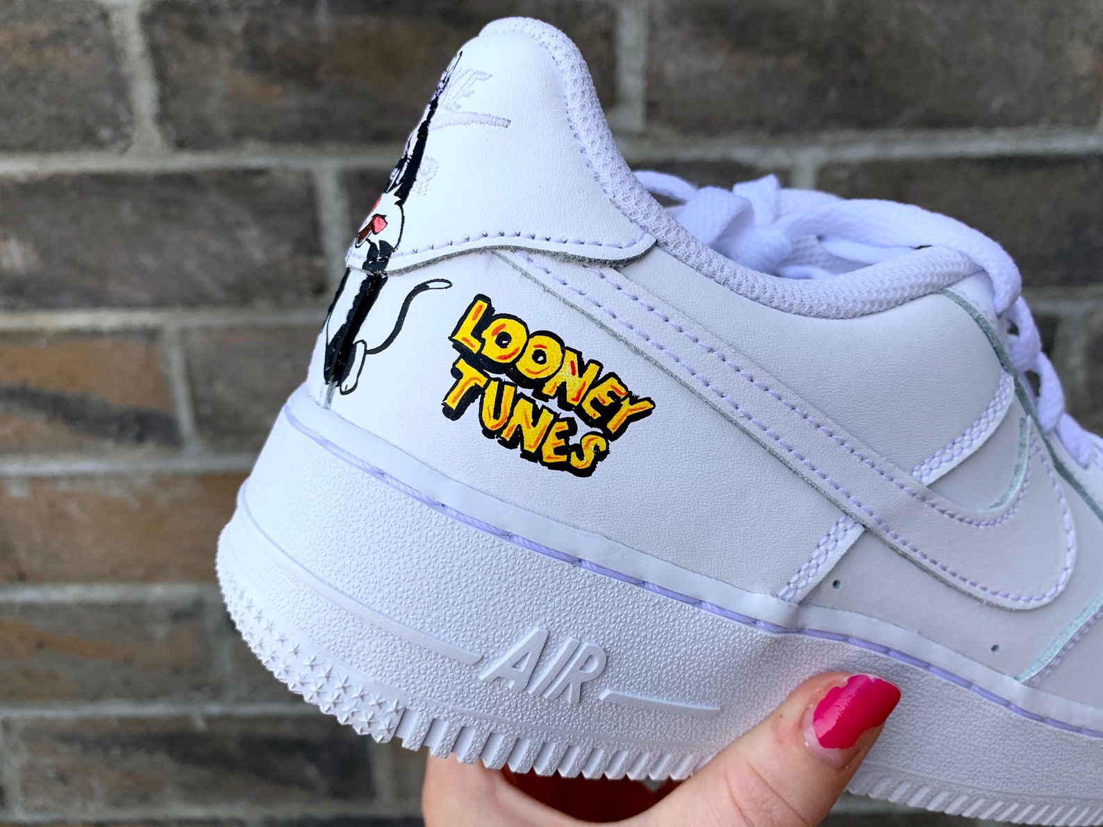 af 1 looney tunes