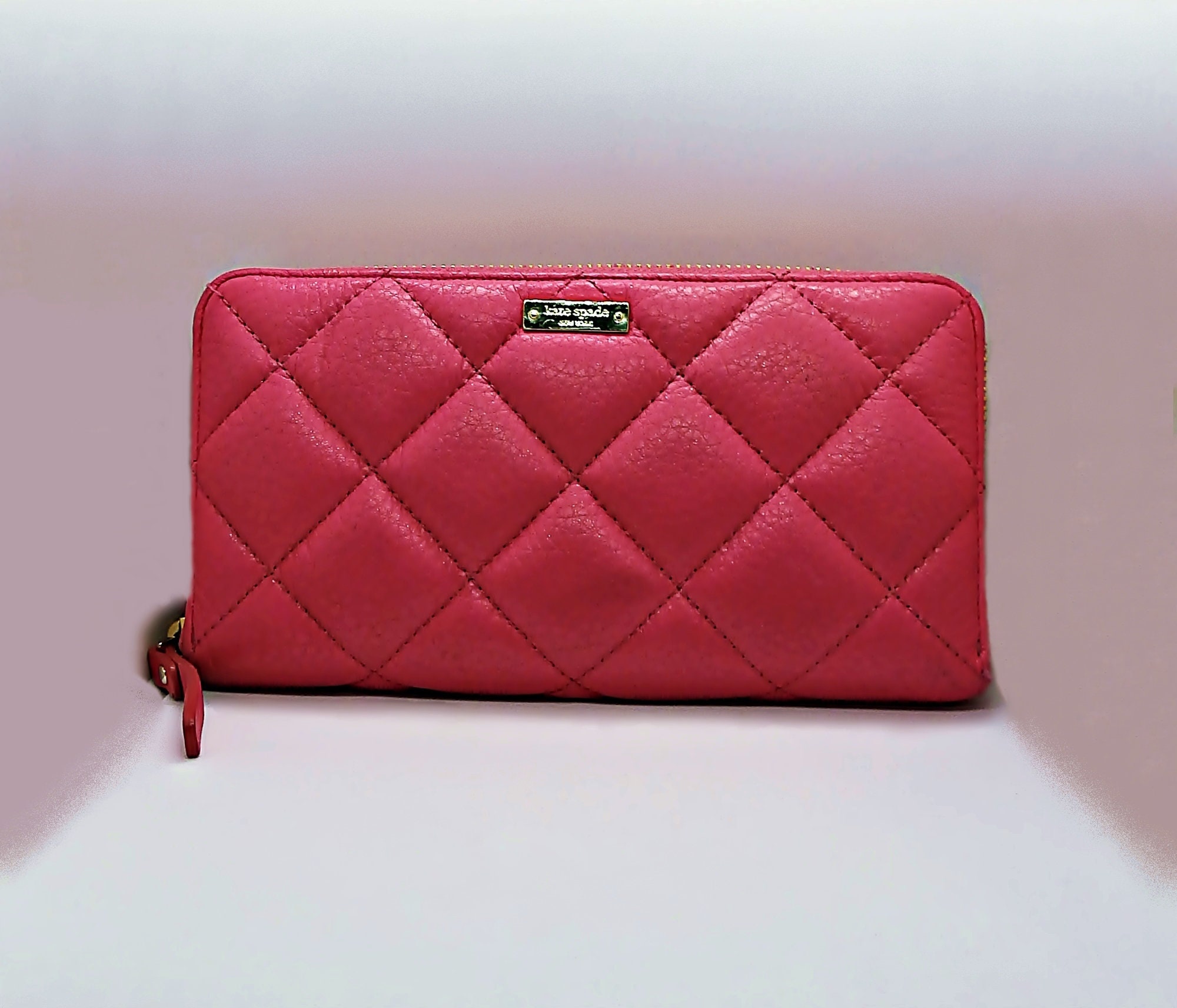 ◇DAKS◇ [CARLISLE BRIDGE] Pink quilted cowhide card wallet Kate Spade New York Women's Phoebe Refined Grain Leather